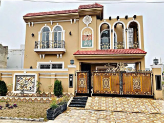 10 Marla Spanish Design House Is Up For Sale In Punjab coop housing society